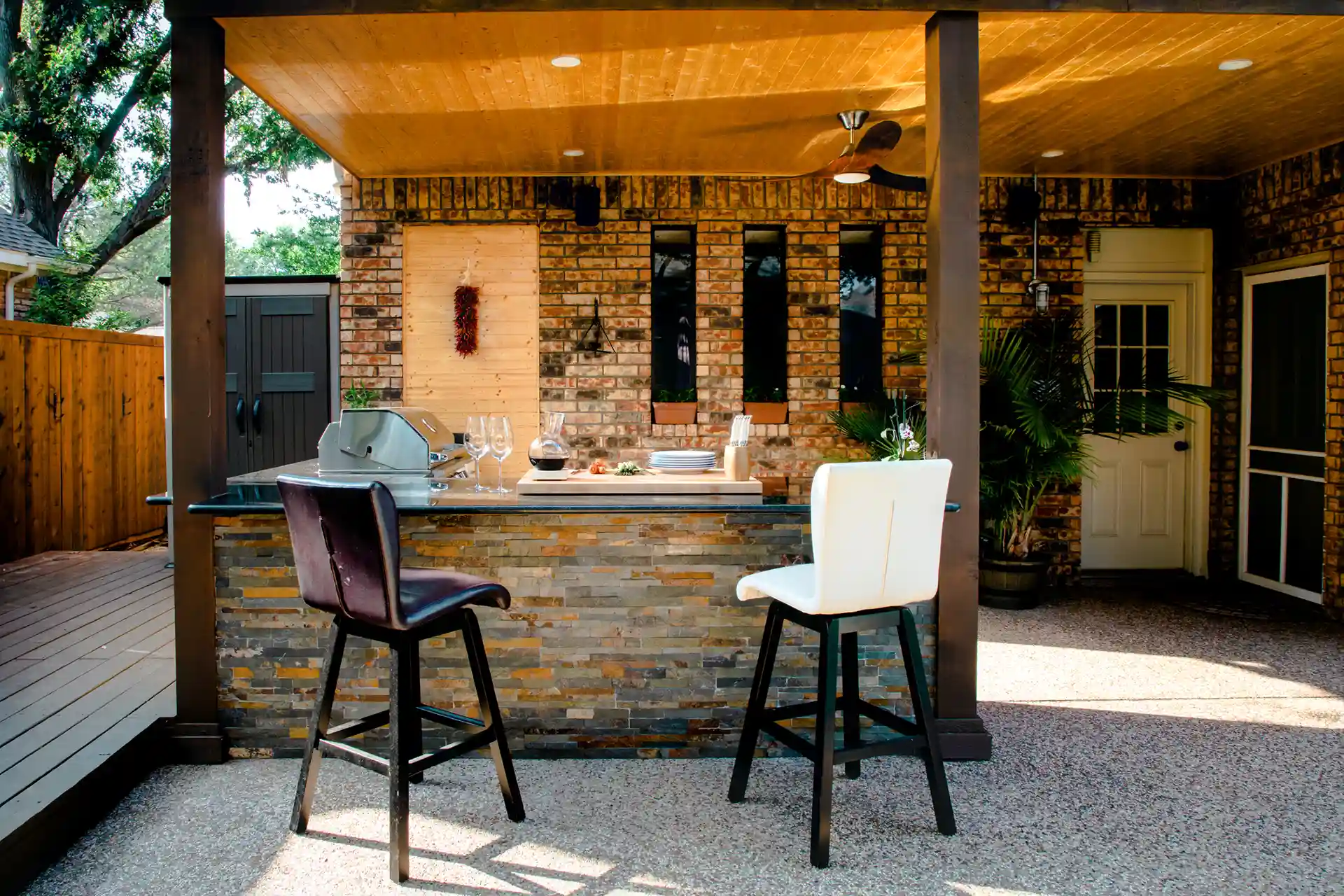 outdoor kitchen and outdoor bar contractor